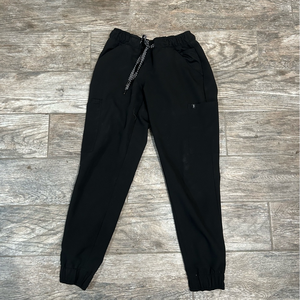 Jaanuu jogger black scrub plants